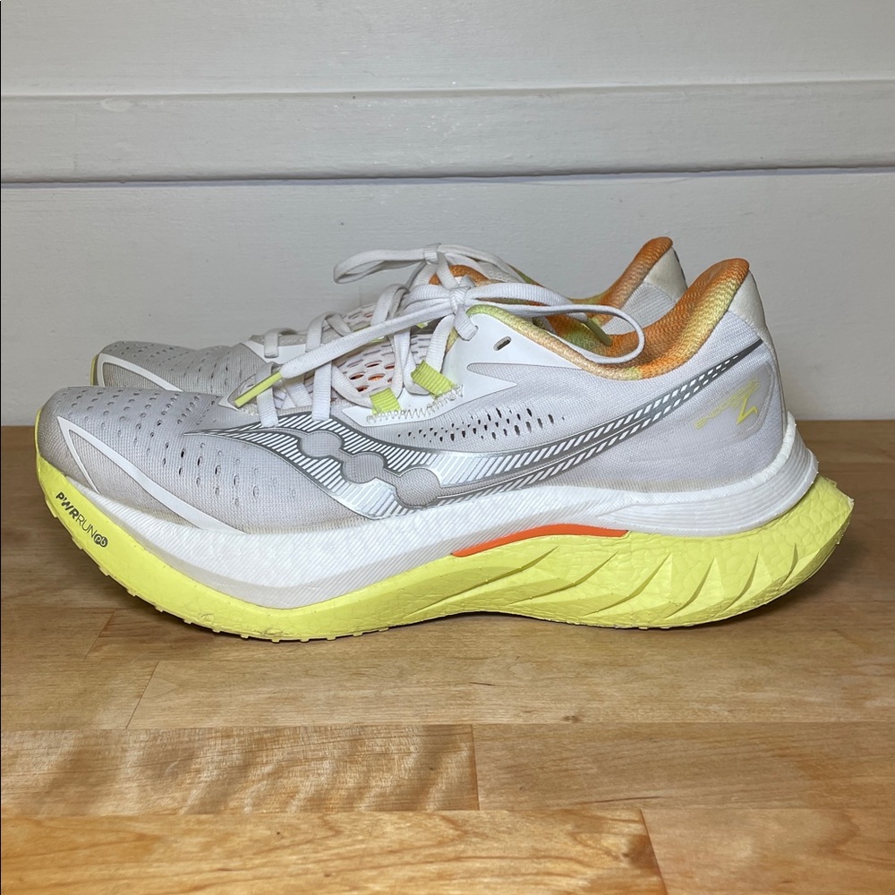 Saucony Endorphin Speed 4 running shoes women’s sneakers size 9.5